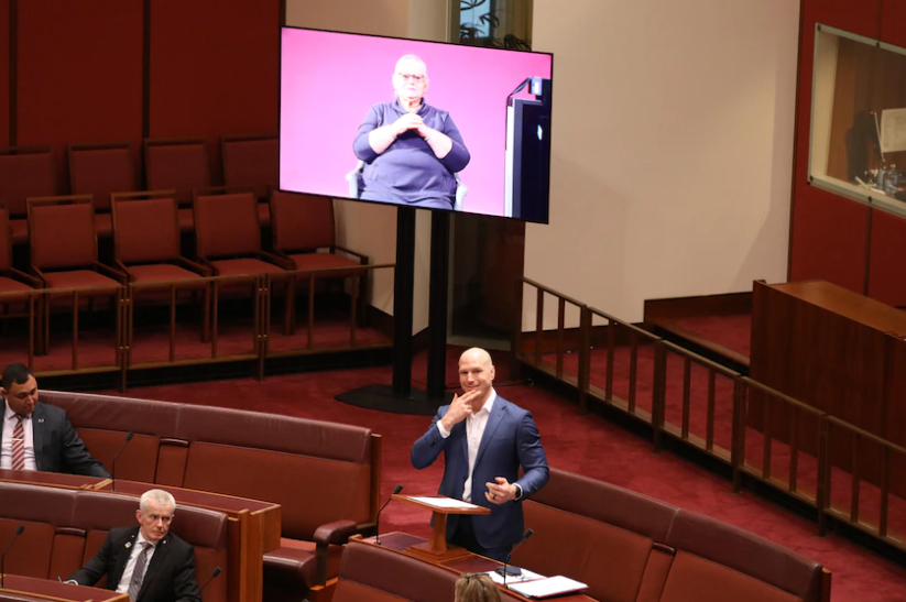 ACT Independent senator David Pocock delivers maiden speech in Senate, welcomes deaf community in Auslan