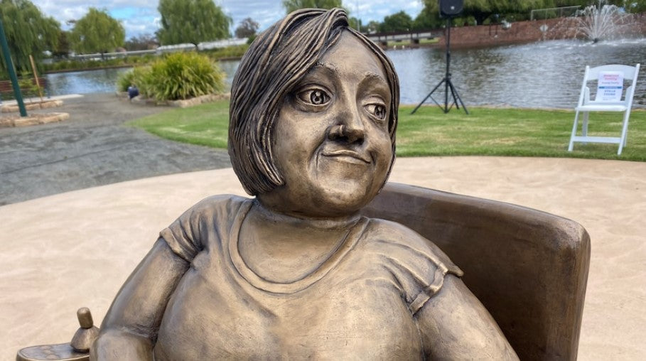 Disability advocate Stella Young immortalised in Stawell with statue