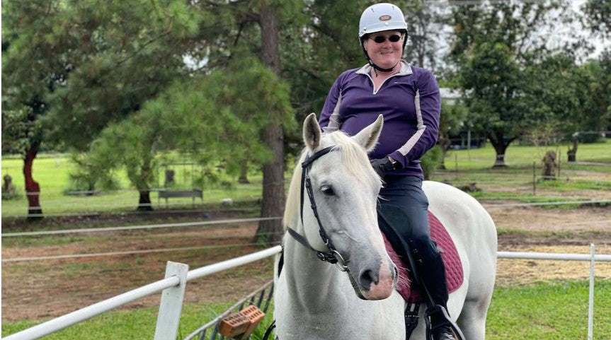 Riding blind, the nurse turned patient tackling a 5,000km horse ride without sight