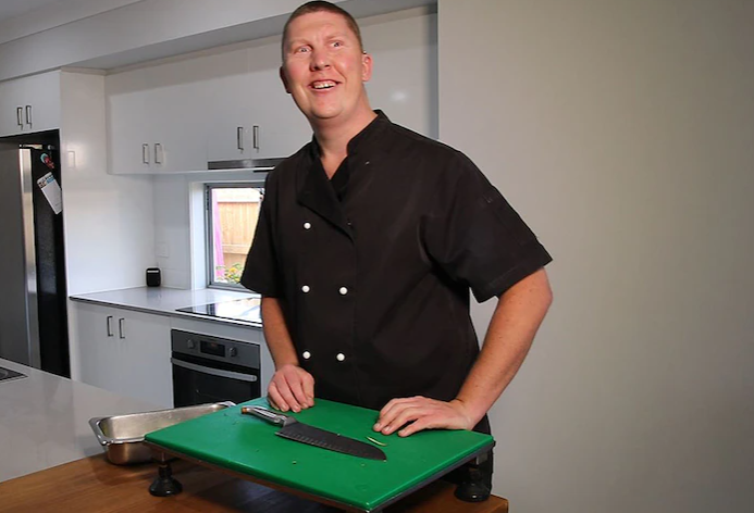 Blind, deaf 'Hurricane Chef' Nate Quinell teaching others to cook