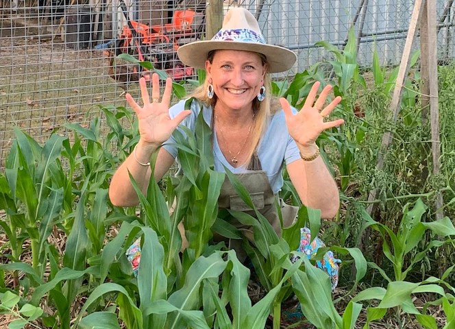 Sharing gardening tips using Auslan and Instagram